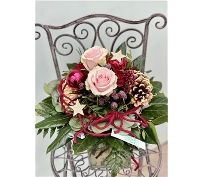 Adventlicher Blumenstrauß