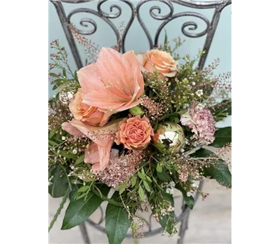 Adventlicher Blumenstrauß 